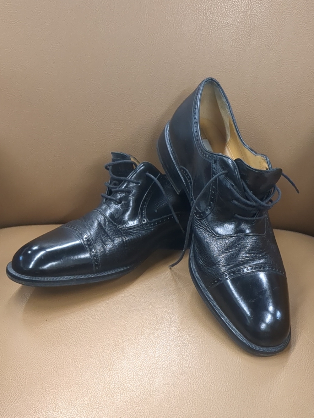 Mezlan Men's Black Leather Cap-Toe Dress Shoes